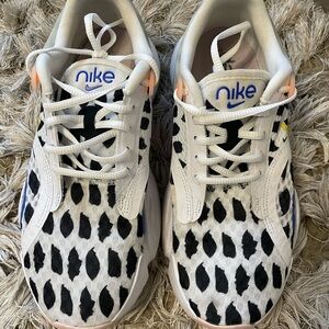 Nike White and Black Spotted Sneakers